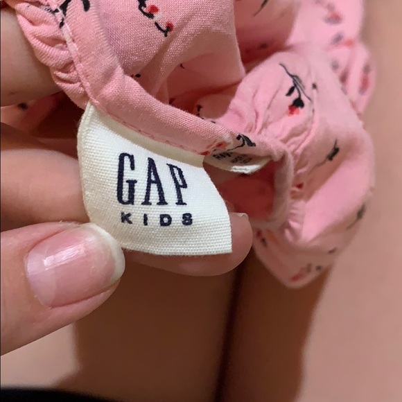 a cute top perfect for an event with jeans - Picture 3 of 3